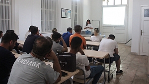 Konak Gençlik Destek Merkezi bağımlılıkla mücadele seminerlerine ev sahipliği yapıyor