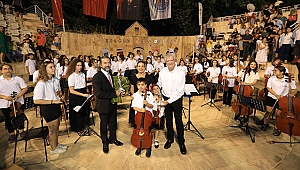 Narlıdere ve Efes Selçuk çocuklarından muhteşem performans
