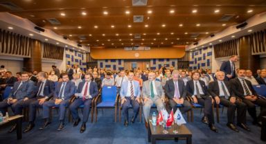 Soyer’den Sağlık Zirvesi’nde çarpıcı mesaj: Biz iade-i itibar peşindeyiz
