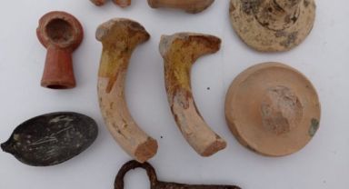 Tarihi eser kaçakçıları, jandarmaya yakalandı