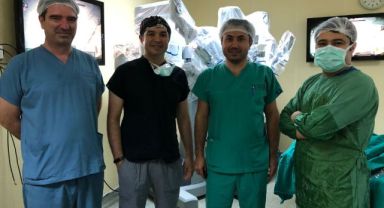 Türkiye’de ilk robotik paraganglioma ameliyatı Ege’de yapıldı
