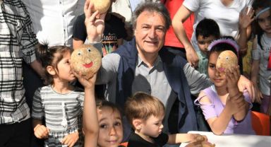 Bornovalı minikler bilimi eğlenerek öğreniyorlar