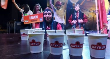 En hızlı çay içme yarışmasının kazananı Türkiye oldu