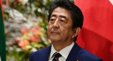 Eski Japonya Başbakanı Abe'nin resmi cenaze töreni krize neden oldu