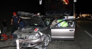 Faciaya ramak kaldı: Otobüs ve 2 otomobilin karıştığı trafik kazasında 4 kişi yaralandı