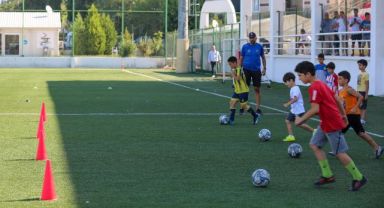 Futbolun genç yetenekleri Buca’da keşfediliyor