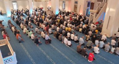 İzmir'de Kurban Bayramı namazı eda edildi
