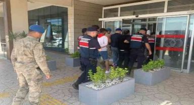 Jandarmadan haklarında yakalama kararı olan 17 suçluya operasyon