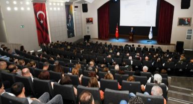 Karabağlar Belediyesi'nde bayramlaşma sevinci