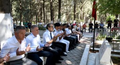 Kuşadası'nda 15 Temmuz şehitleri anılıyor