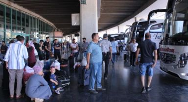 Otobüs terminalinde bayram mesaisi
