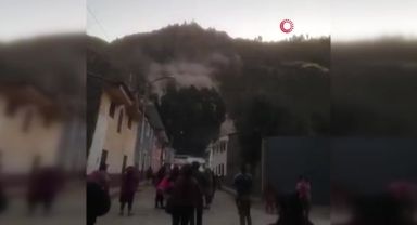 Peru'da toprak kayması: 150 ev toprak altında kaldı