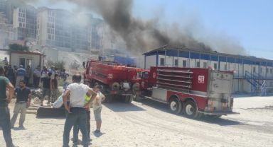 Selçuk Toki evlerinde çalışan işçilerin kaldığı konteynerde yangın