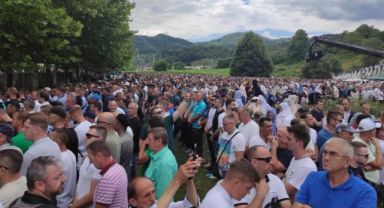 Srebrenitsa’da 27 yıldır kanayan yara! Soyer: Faşizme karşı omuz omuza!