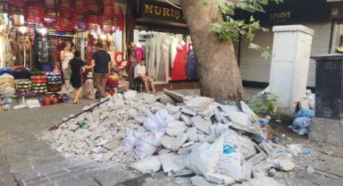 Tarihi Kemeraltı Çarşısı’ndaki 65 yıllık şadırvanı yıktılar