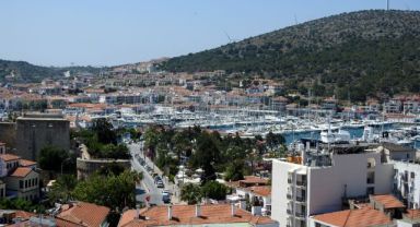 Ünlü tatil merkezi Çeşme'de oteller yüzde 70-75 oranında doldu