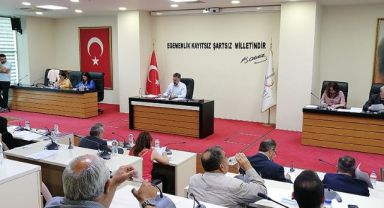 Bayraklı’da tartışmalı meclis! Sandal: Yüreğimizle seviyoruz, cüzdanımızla değil