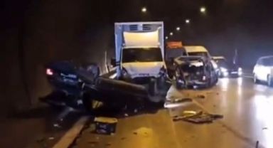 Bayraklı tünellerinde korkunç kaza... Korku dolu anlar yaşandı...