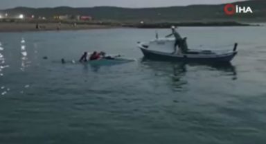 Beykoz'da 9 kişinin bindiği tekne alabora oldu, denizde can pazarı yaşandı