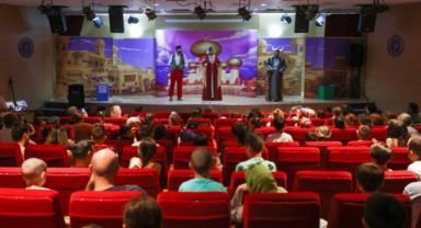 Bucalı çocuklar yaz tiyatrosunu sevdi