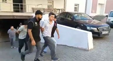 Görevden ihraç 3 üsteğmen sahte kimliklerle 'gaybubet' evinde yakalandı