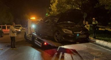Hurdaya dönen araçta 2'si ağır 5 kişi yaralandı