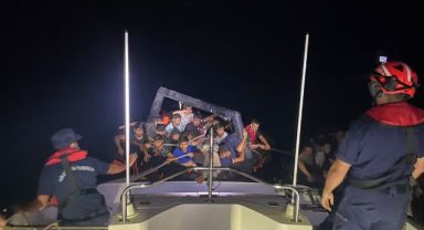 33 düzensiz göçmen kurtarıldı