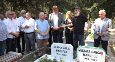 İzmir Baba’ya mezar başında anma
