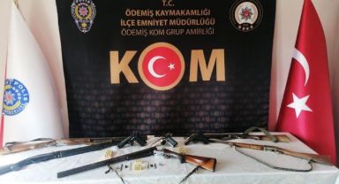 İzmir'de nefes kesen ruhsatsız silah operasyonu: 2 gözaltı