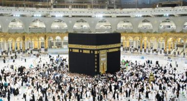 Kabe'nin etrafındaki bariyerler 2,5 yıl sonra kaldırdı
