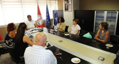 Karşıyaka Alzheimer Merkezi için imzalar atıldı