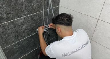 Karşıyaka Belediyesi bin yaşlıya evde tamir hizmeti verdi