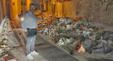 Konak Belediyesine ‘sokak ortasında çöp’ tepkisi