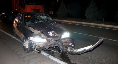 Otomobilin çarptığı elektrikli bisikletteki anne-oğul hayatını kaybetti