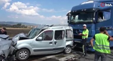 TEM Otoyolu savaş alanına döndü, 6 araç birbirine girdi: 8 yaralı