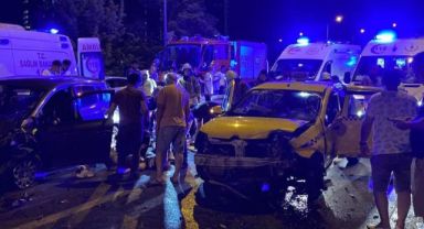 Ters yöne giren otomobil dehşet saçtı: 7 yaralı