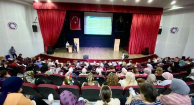 AK Parti İzmir Kadın Kolları’ndan ‘Kadın Girişimciliği Zirvesi’