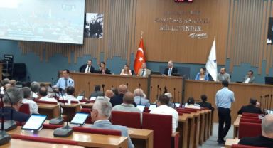 Aliağa tartışması meclise iki kez ara verdirtti