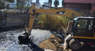 AOSB deresi temizleniyor, bölge sakinlerinin yaşam alanı korunuyor