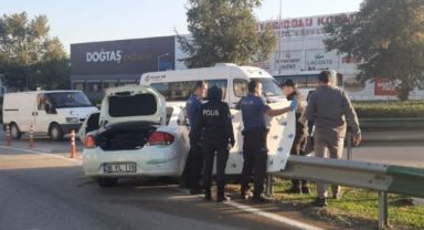 Bariyerlere ok gibi saplandı...Kadın sürücü hayatını kaybetti