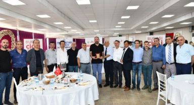 Başkan Gümrükçü, berberler ile buluştu