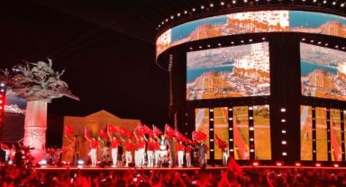Beklenen konser gerçekleşti… Dev katılım!