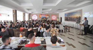 Belediyenin kursuna katıldılar, üniversiteli oldular