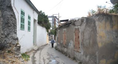 Bornova’da 40 yıllık sorun çözüldü