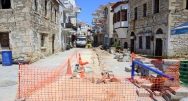 Foça Bağarası'nın kanalizasyon sorunu çözülüyor