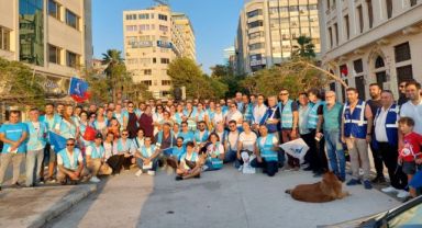 İzmir'de DEVA'dan 100. yıl yürüyüşü