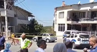 İzmir'de otomobilin altında kalan 3 yaşındaki çocuk hayatını kaybetti