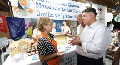 İzmir Enternasyonal Fuarı’nda Menderes’e yoğun ilgi