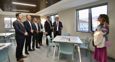 Karşıyaka Alzheimer Evi kapılarını açtı