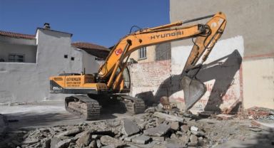 Kız Öğrenci Yurdu inşaatına ilk kazma